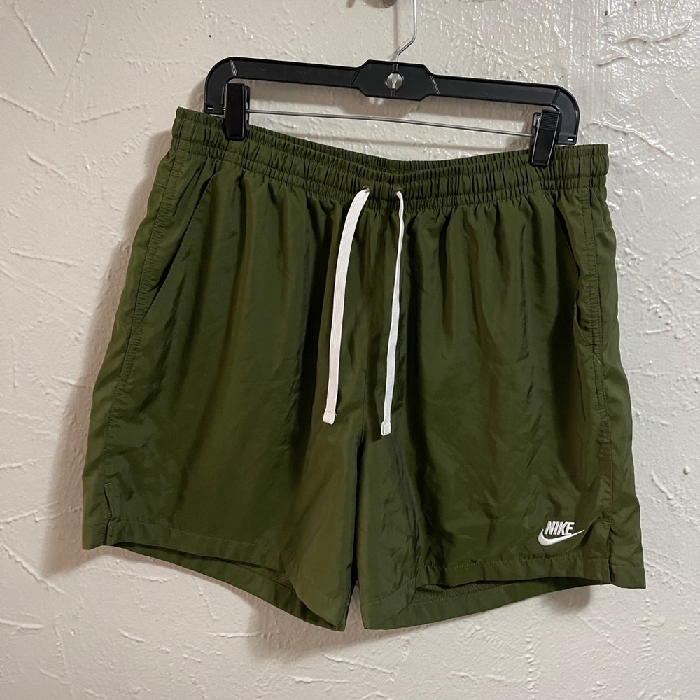 Men’s Nike Woven shorts (6”)